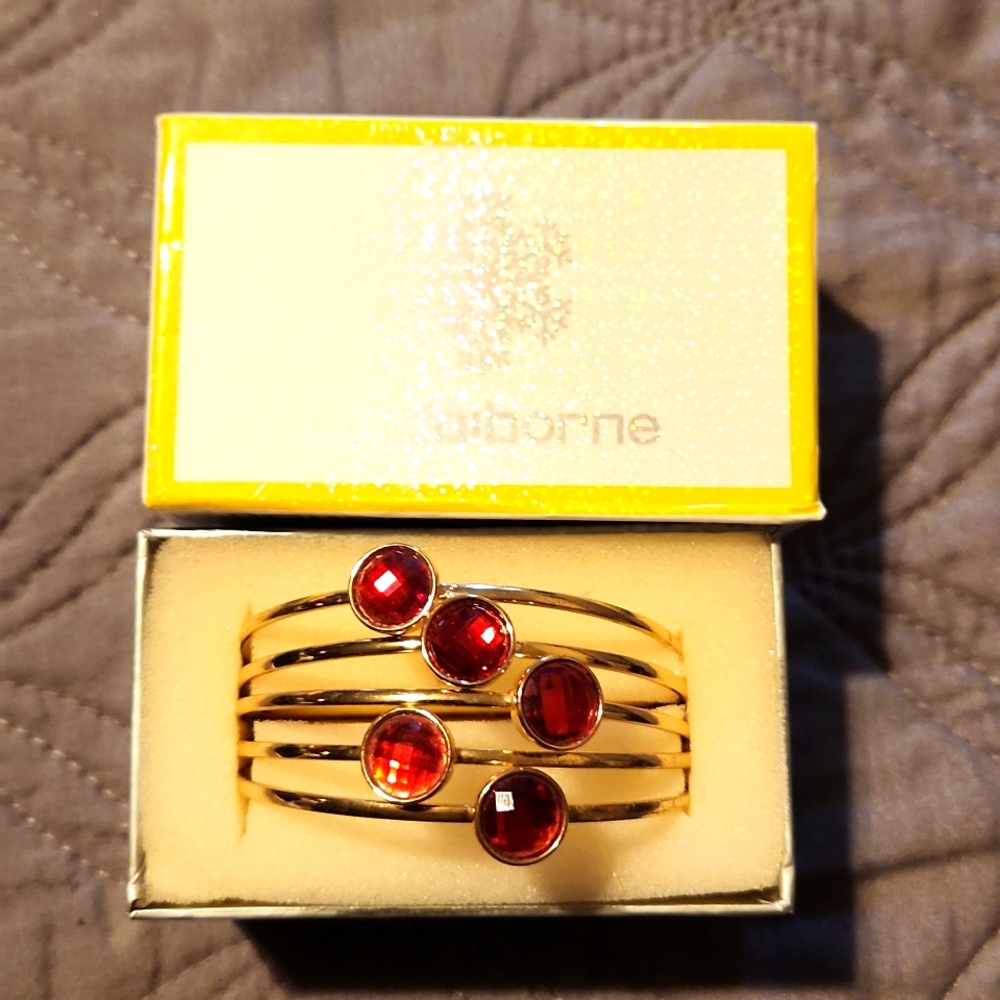 NWT Liz Claiborne bracelet set!